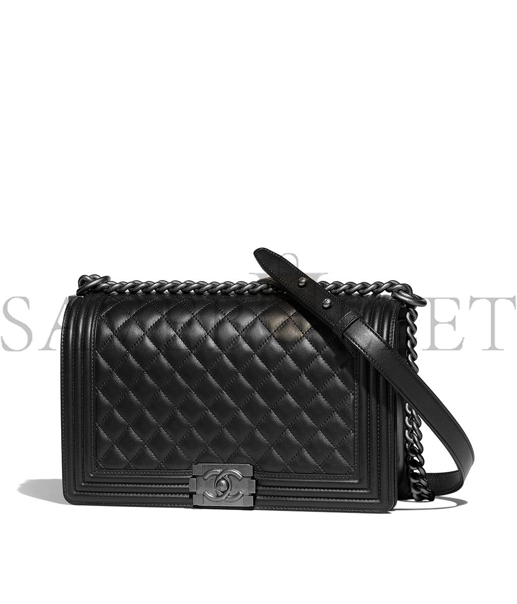 CHANEL LARGE BOY CHANEL HANDBAG A92193 Y09953 94305 (28*17.5*7.5cm）